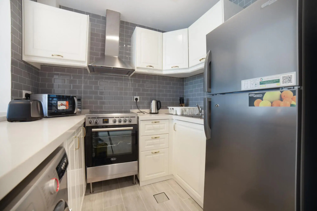 Luxe Studio Near Discovery Gardens Metro Station