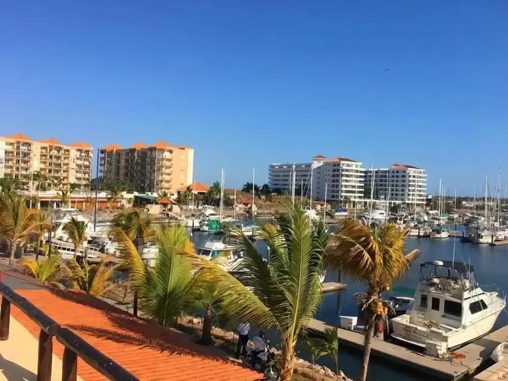 Condo Marina 303
