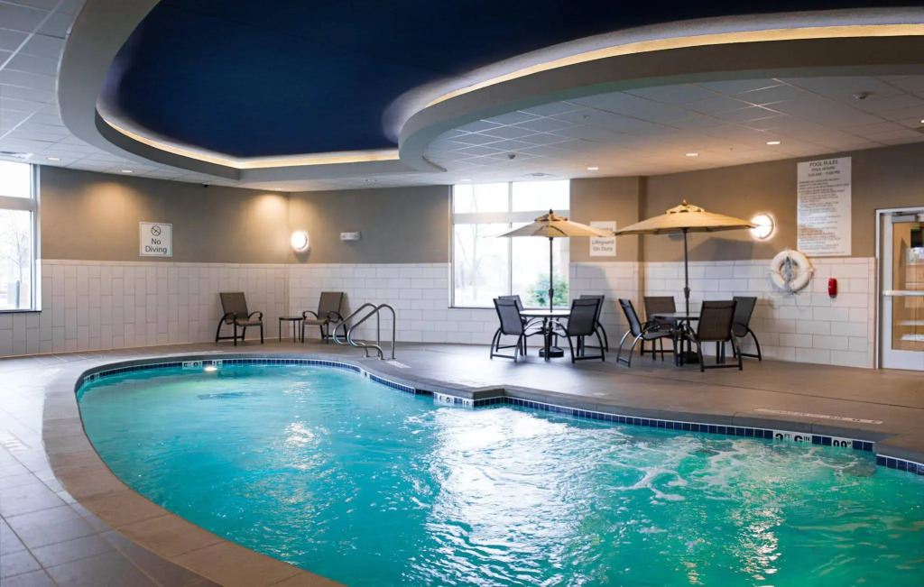 Holiday Inn Express and Suites Madison Central by IHG
