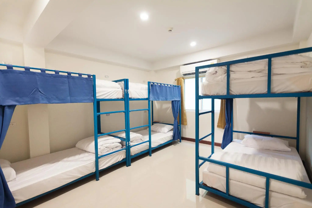 Happy Hostel