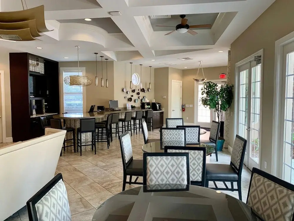 Luxury 5Bd w/ Jacuzzi & Pool Near Disney @ 5528