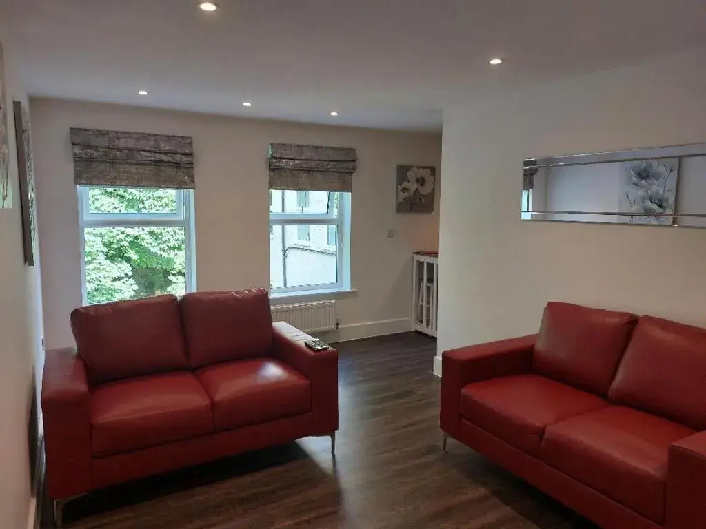 Superb 1 Bedroom Stylish app 1st Fl sleeps 2 + 2