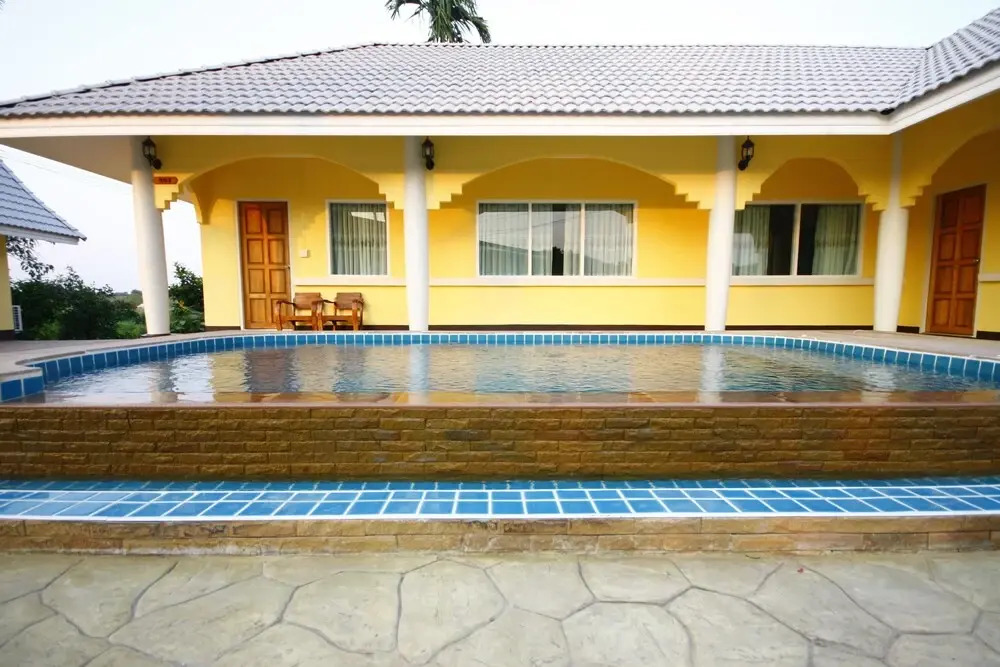 Apinya Resort Bangsarey