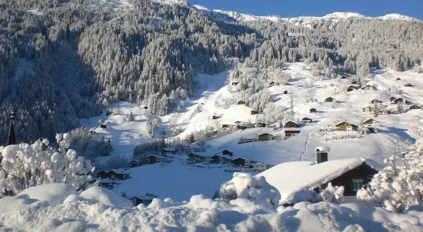Apartments Tschanun