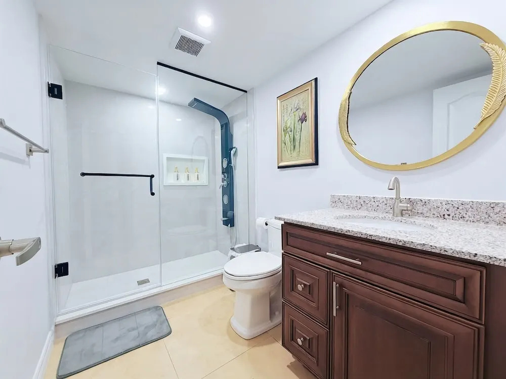 Cozy Rooms in Bright Walkout Suite - Newly Renovated in 2026