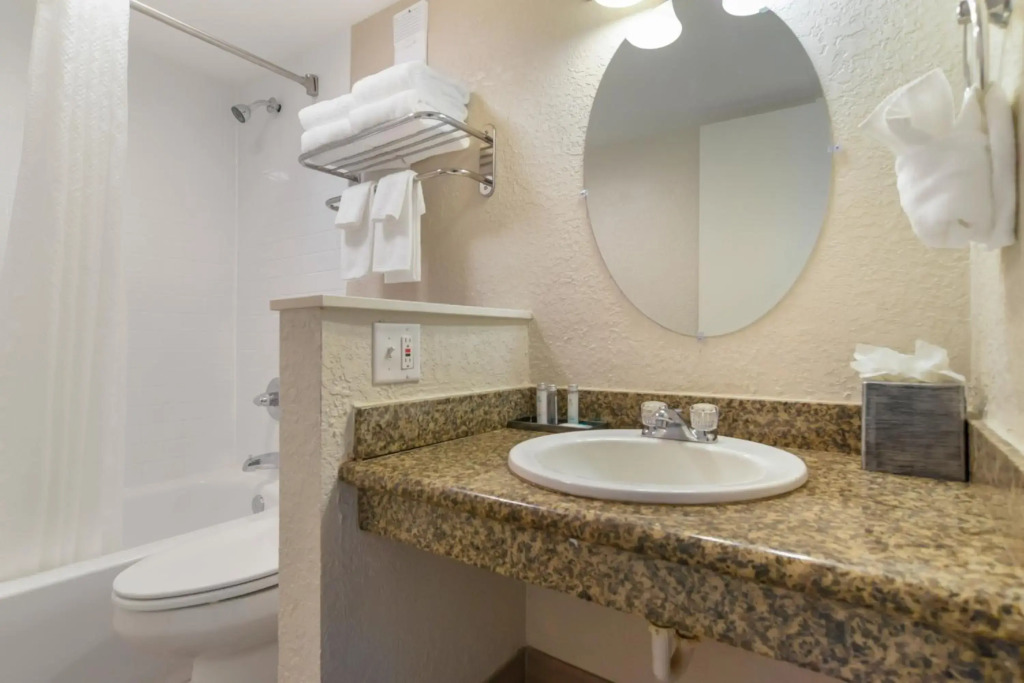 Inn on Destin Harbor, an Ascend Collection Hotel