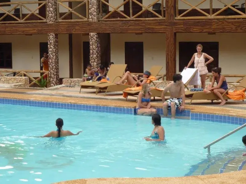 Nataasan Beach Resort and Dive Center