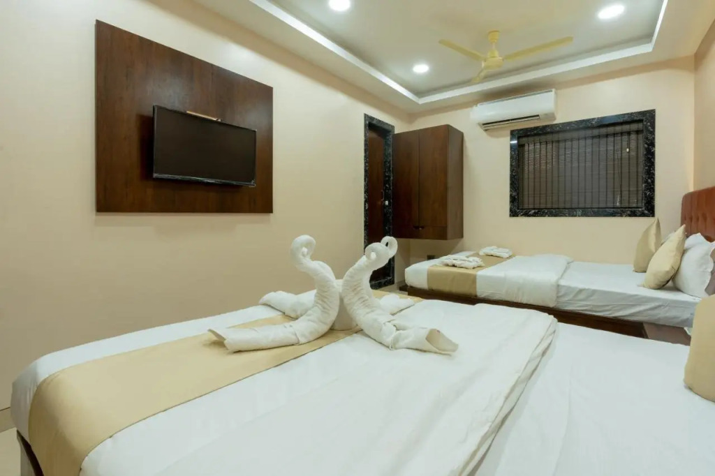 Hotel Empire - Near International Airport