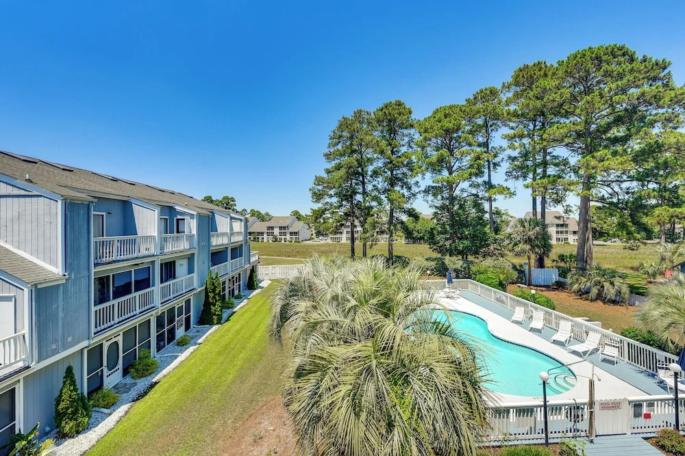4 Mi to Cherry Grove Beach: Studio w/ Pool!
