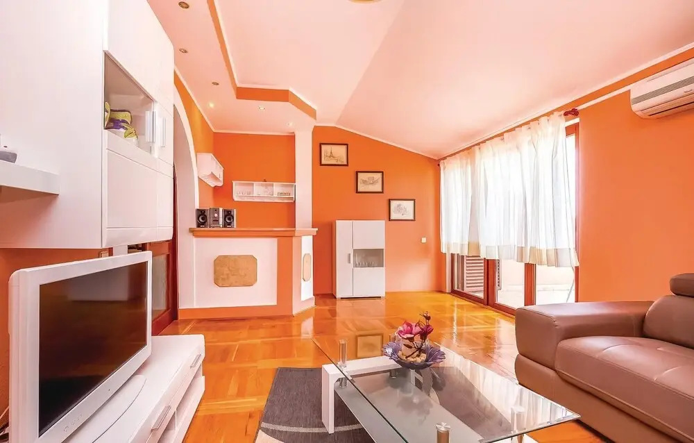 Amazing Home in Crikvenica With Wifi and 2 Bedrooms