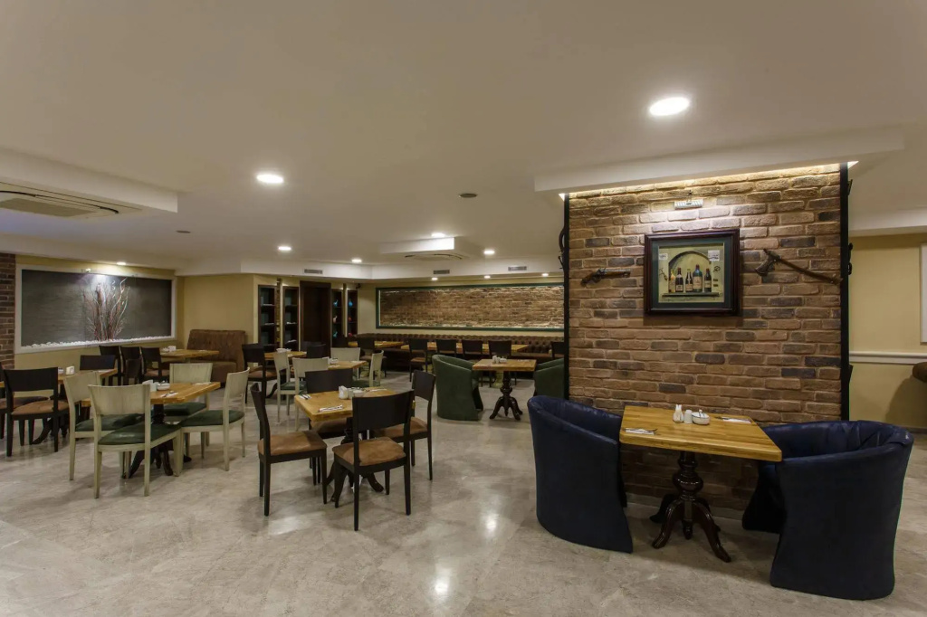 Antroyal Hotel