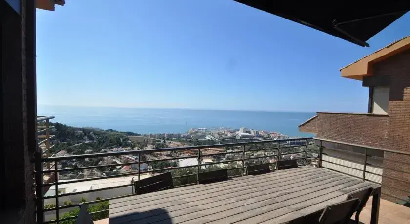 Villa Carrer Trinitat by HelloApartments