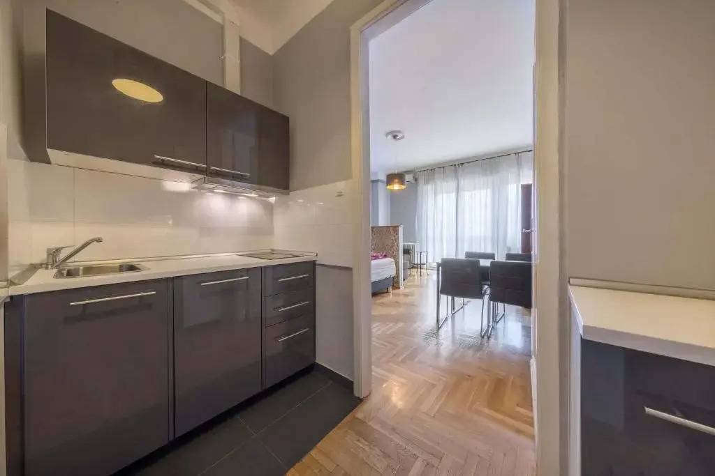 BpR Sophisticated Astoria Suite with Balcony