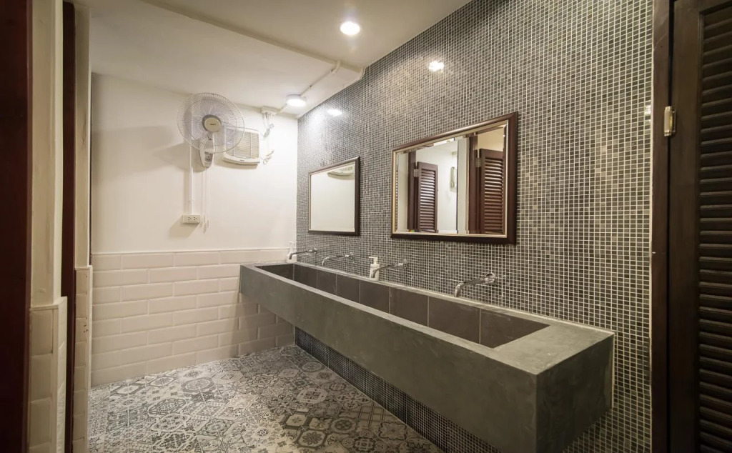 Suk18 Hostel - Adults Only