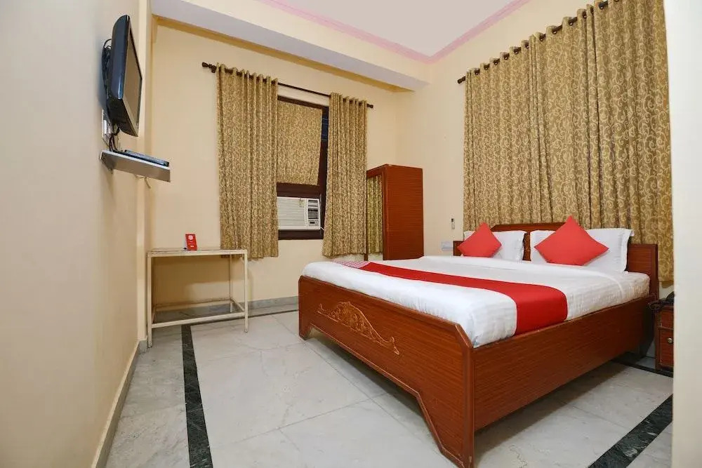 OYO 18830 Hotel Rampur Haveli