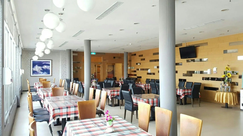Yoyo Hotel