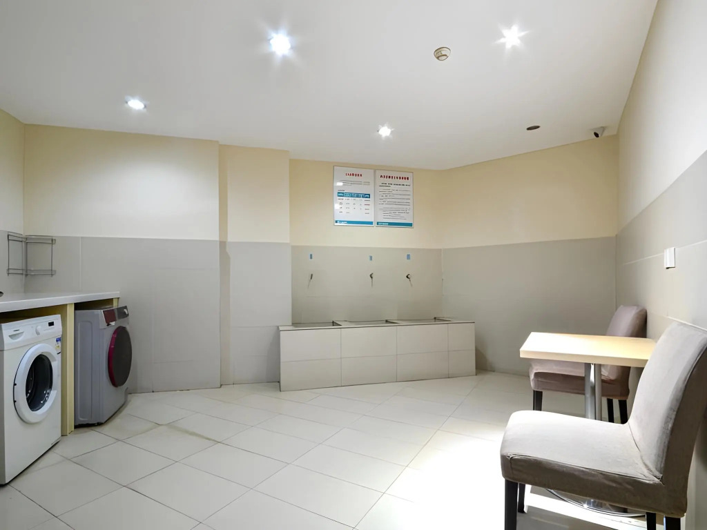City Comfort Inn Wuhan Caidian Square