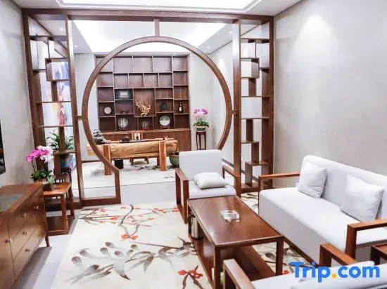 Ruoyu International Hotel (Tai'an High-speed Railway Station)