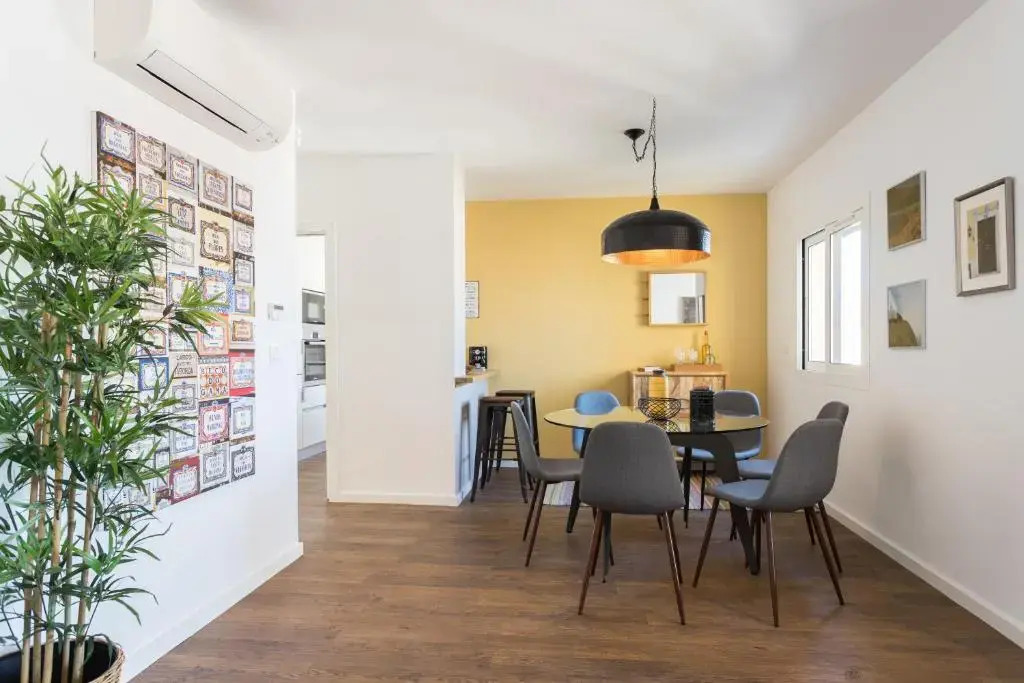 Alfama Lounge Three-Bedroom Apartment w/ River View and Parking - by L