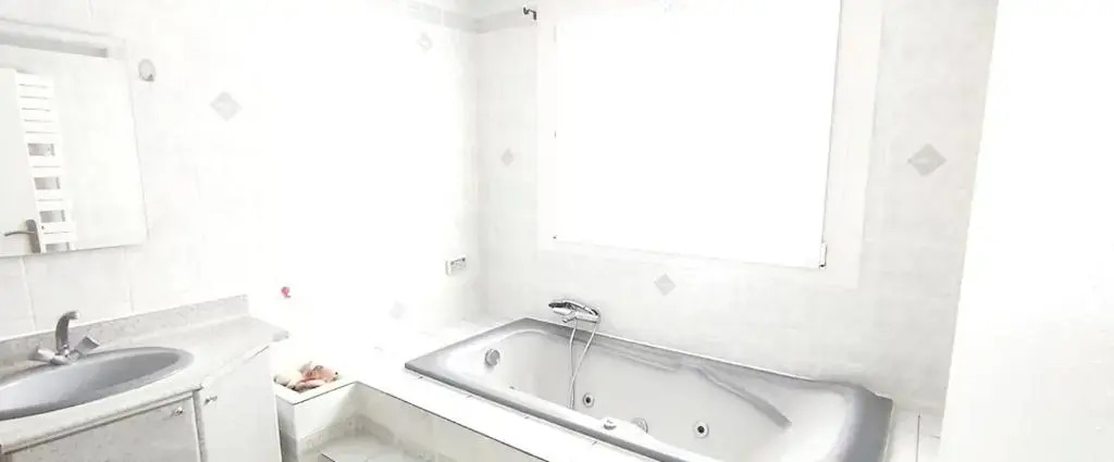 Villa de 4 chambres avec vue sur la mer piscine privee et jardin clos a Le Conquet
