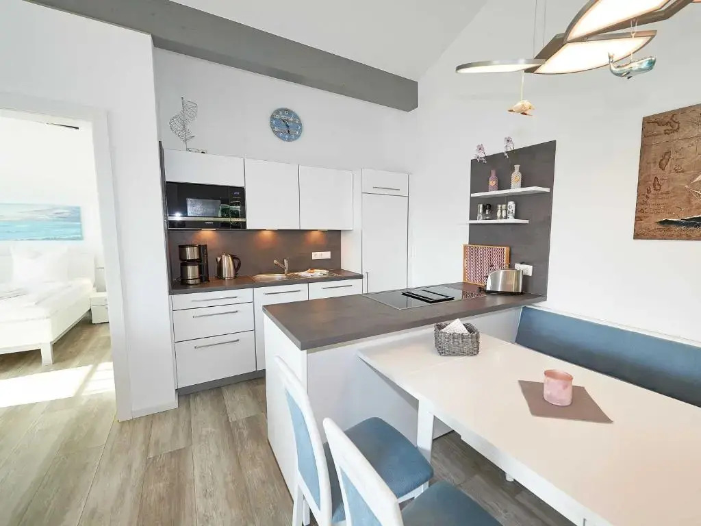 Villa "Düne 4" in Binz - WG7 "Strandmuschel" mit Balkon strandnah