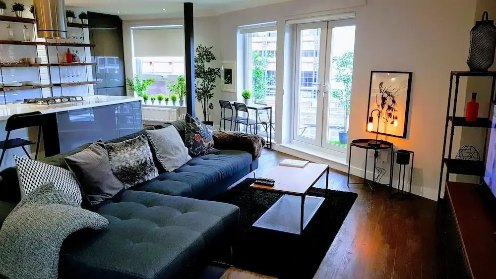 Central City View 3-bed Apartment