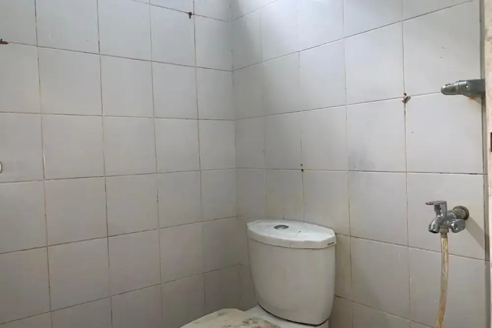 Hotel O Qq Kost Near Pantai Kebesaran Beach