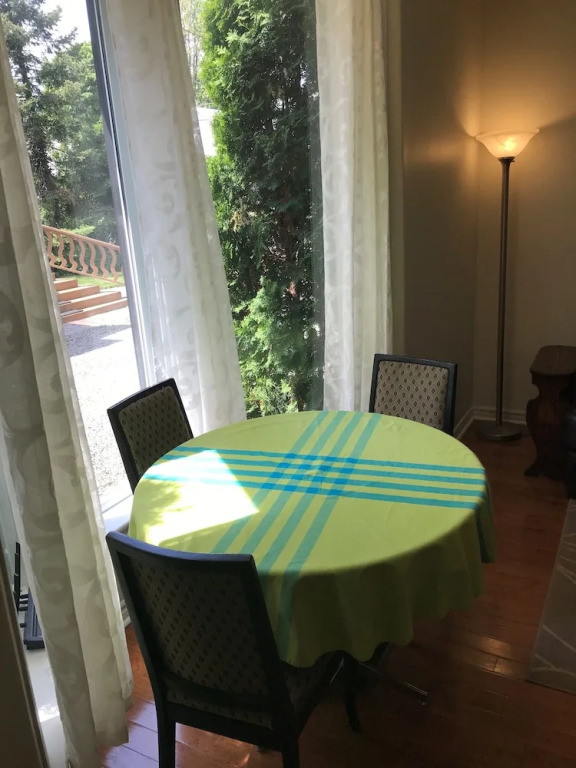 Ellis House Bed & Breakfast