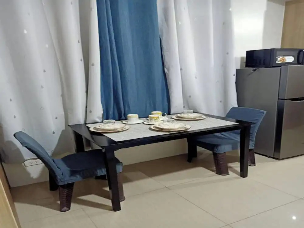 Len's Den - Flat in Pasay City Mall of Asia Manila