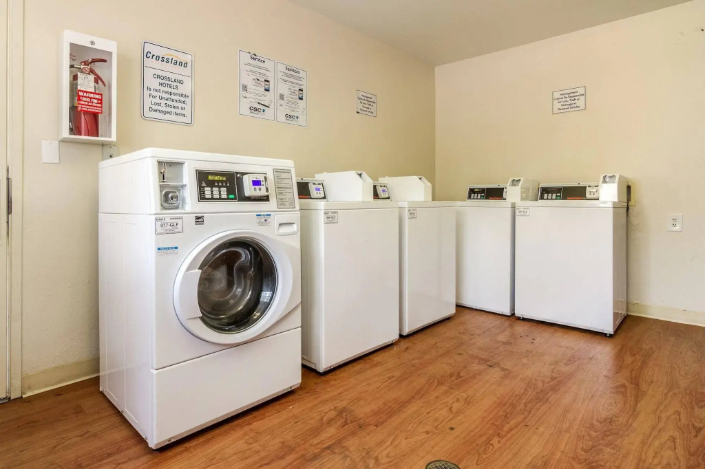 Crossland Economy Studios - Phoenix - Metro - Dunlap Ave.