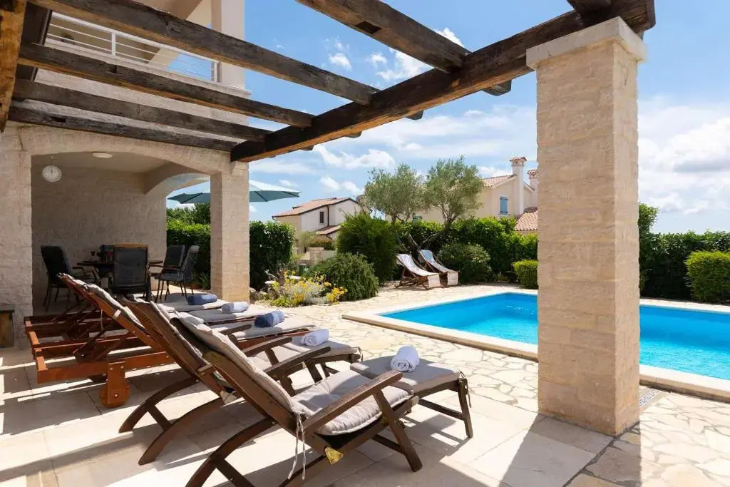 Villa Nira by Villas Holiday