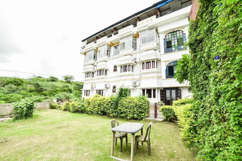 Hotel Sargam Sadan
