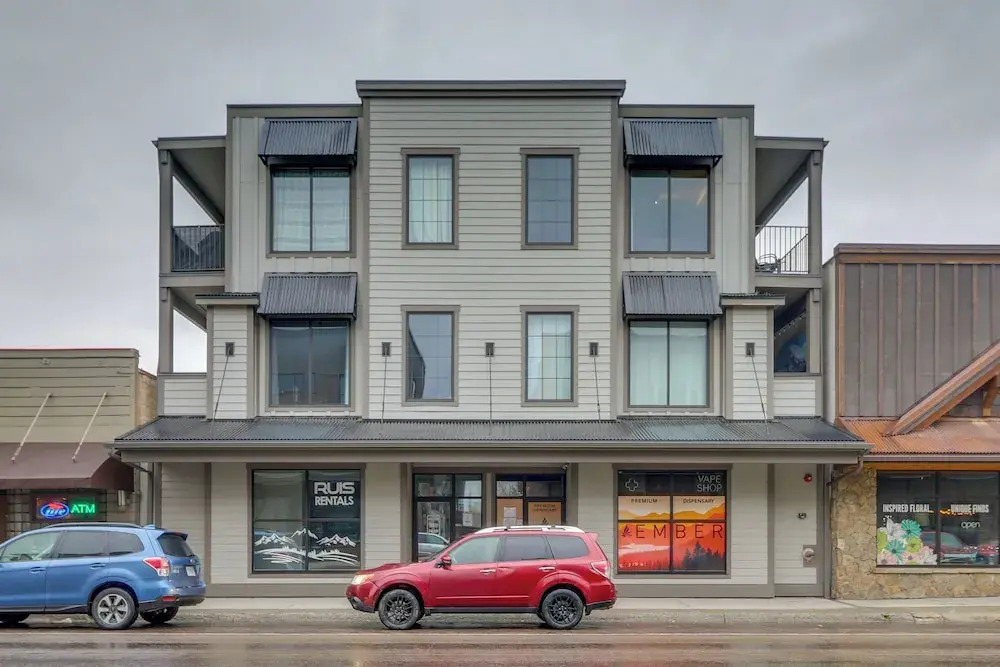 Downtown Columbia Falls Condo: 16 Mi to Ski Resort