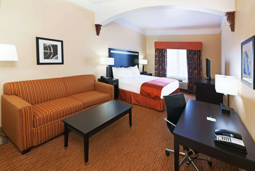 La Quinta by Wyndham OKC North - Quail Springs