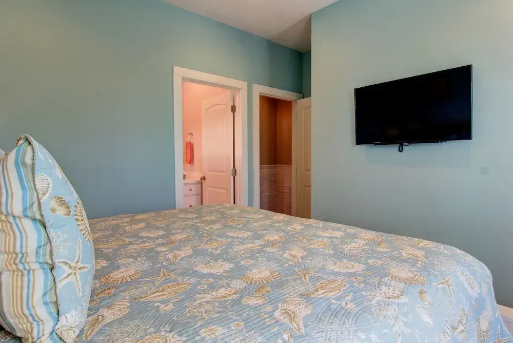 Feelin' Nauti - Four Bedroom Townhome