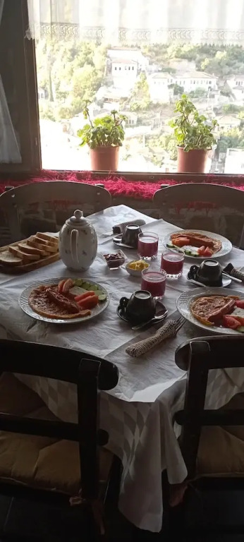 Guva Mangalem Boutique Hotel & Restaurant -Berat Old Town View