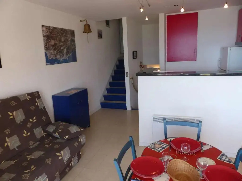 Appartement Le Lavandou, 2 pièces, 4 personnes - FR-1-308-61