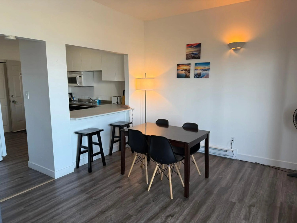 Sand Pebbles Inn
