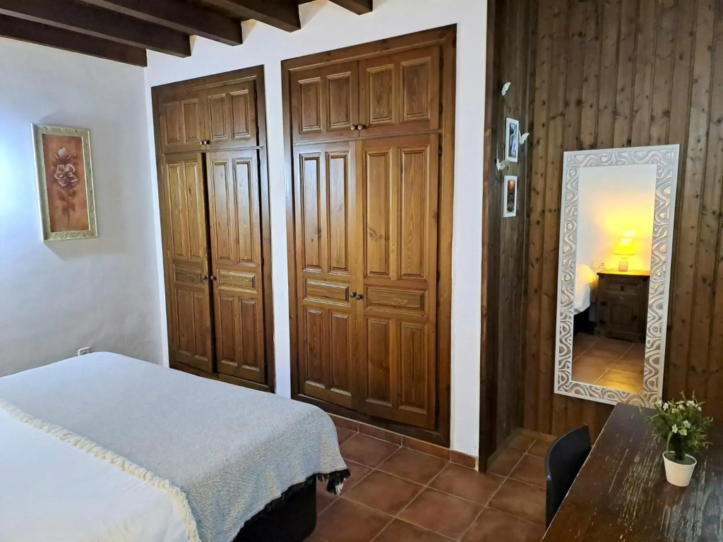 Serranos Apartment