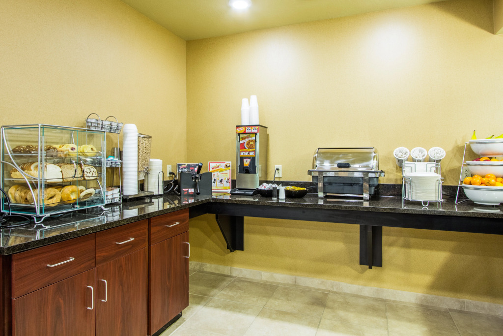 Cobblestone Inn & Suites - Corry