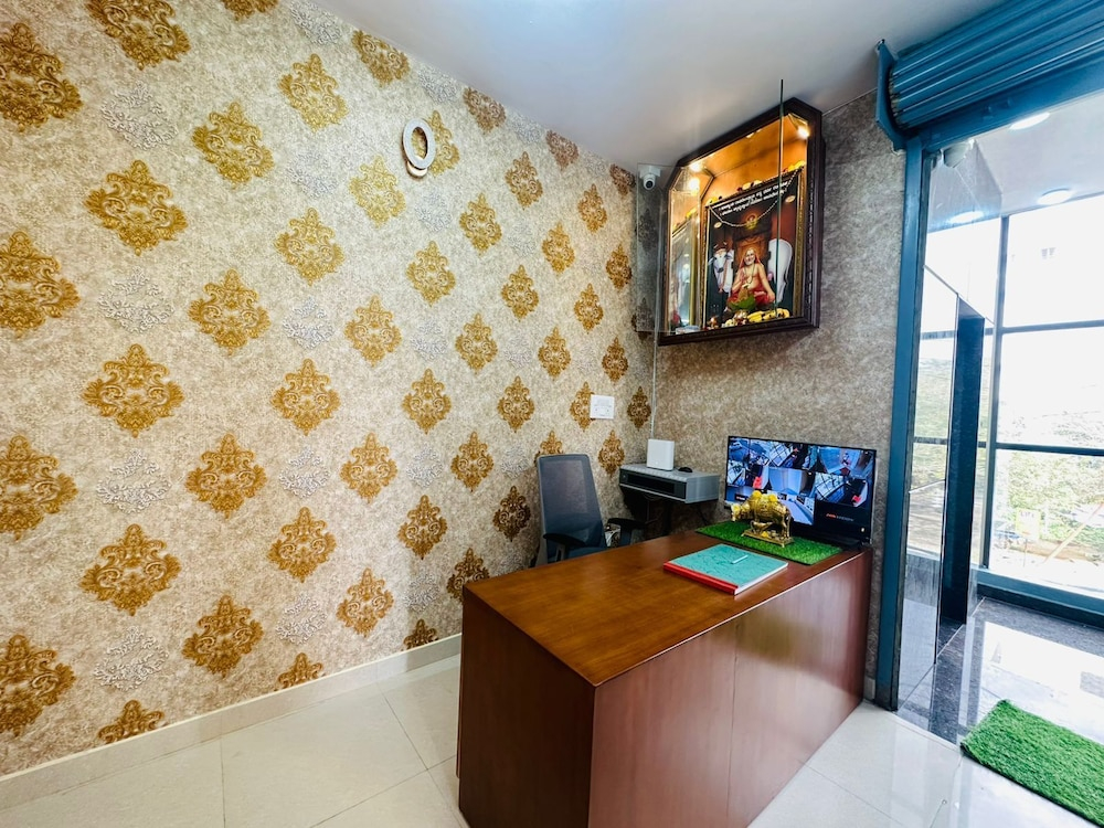 S G R Hotel & Lodge