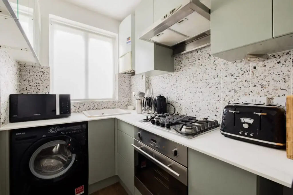 The Stephens Terrace Escape - Lovely 1BDR Apartment with Balcony