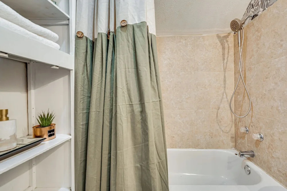 Explore Atl! Chic Home Base Near Mercedes-benz
