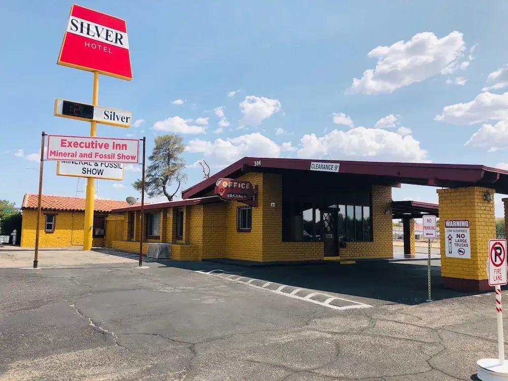 Lazy 8 Motel