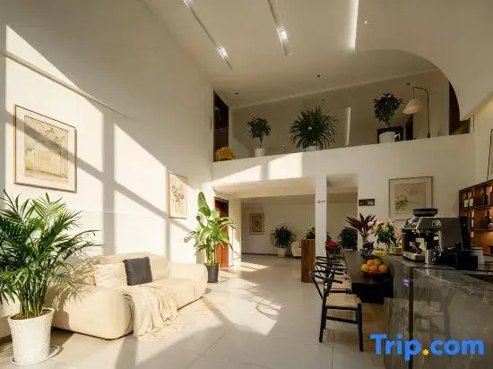 MOUNTAIN•DESIGNE Oxygen-rich Scenic Stay (Moonlight Square, Dukezong Ancient Town)