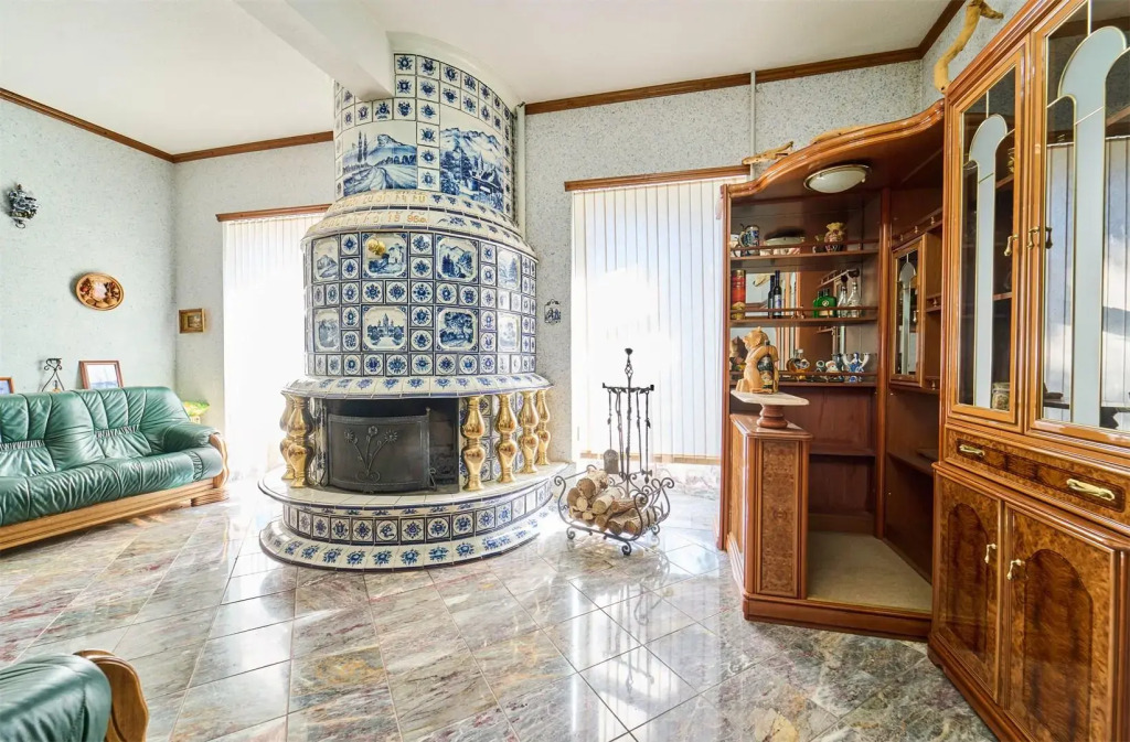 Villa Esenin (Вилла Есенин)