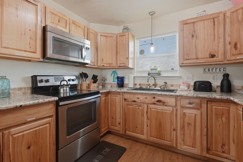 Coastal Oasis In Surfside Beach 3 Bedroom Home