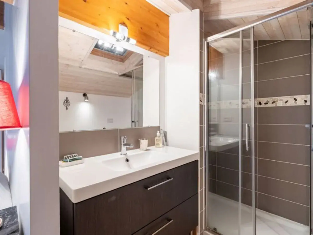 Holiday Home Hibiscus 4 by Interhome