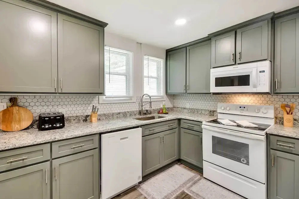Single-story Home < 1 Mi to Tuskegee University