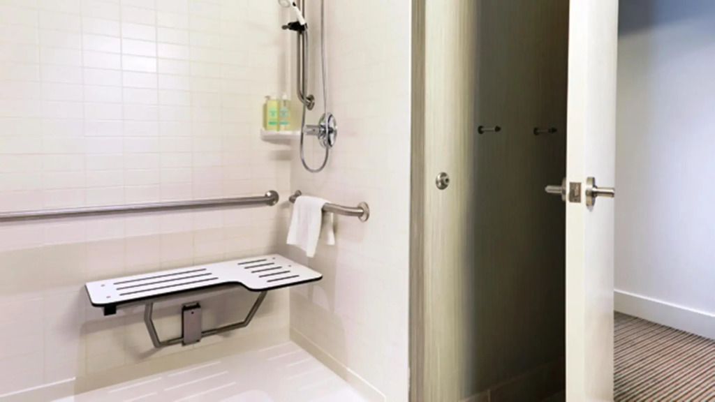 Coast Coal Harbour Vancouver Hotel by APA